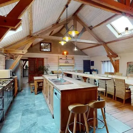 Loft Rustique Avec Vaste Sejour Et 6 Chambres Apartament *