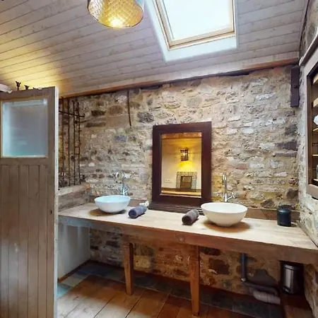 Loft Rustique Avec Vaste Sejour Et 6 Chambres * Profondeville