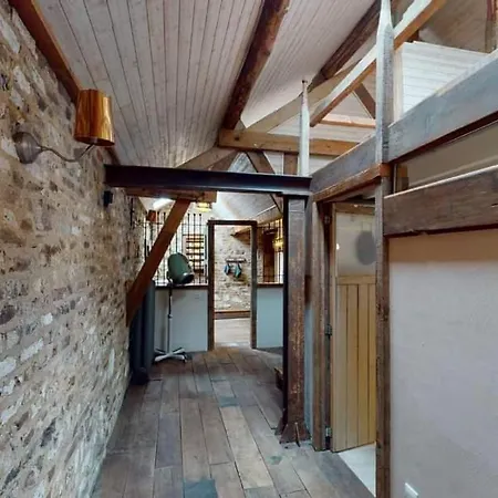 Apartament Loft Rustique Avec Vaste Sejour Et 6 Chambres Profondeville