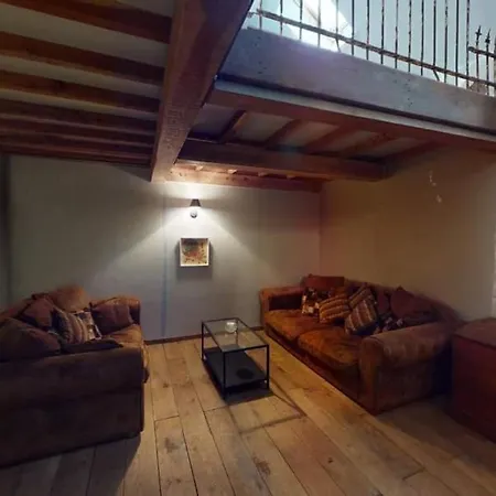 Apartament Loft Rustique Avec Vaste Sejour Et 6 Chambres *