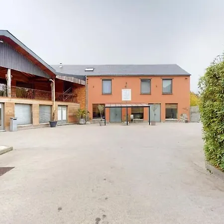 Loft Rustique Avec Vaste Sejour Et 6 Chambres Apartament Profondeville