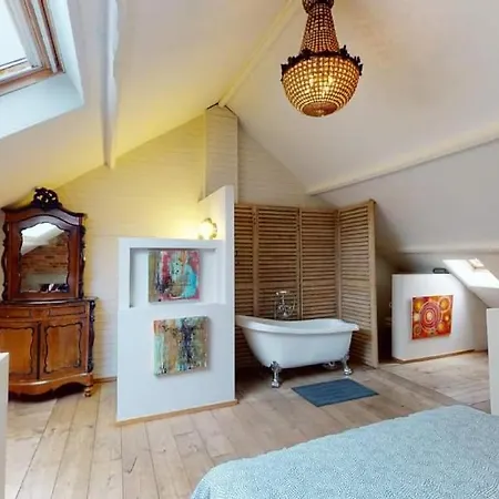 Loft Rustique Avec Vaste Sejour Et 6 Chambres * Profondeville